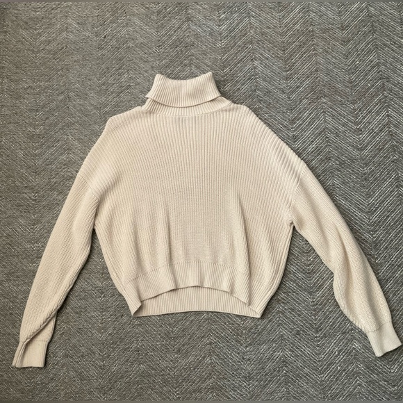 BRANDY MELVILLE KNIT CREAM SWEATER SIZE S - Picture 1 of 1